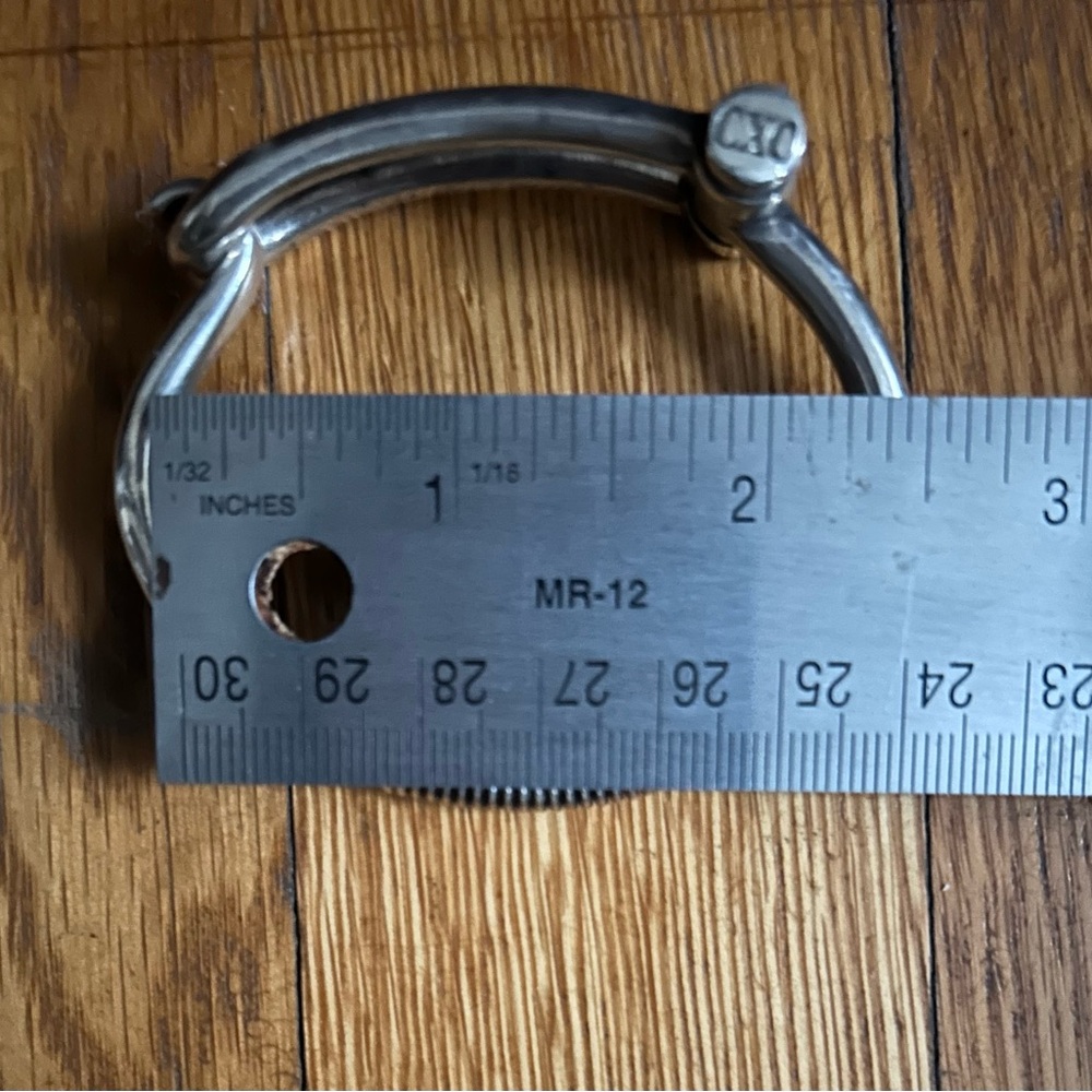 Elegant Silver Bracelet - Picture 9 of 9